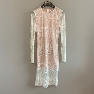 Like New Glamorous Lace Dress / Size M / Nude